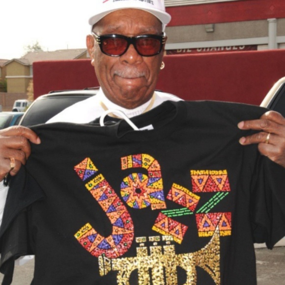 Hand-painted shirts - Picture 2 of 2